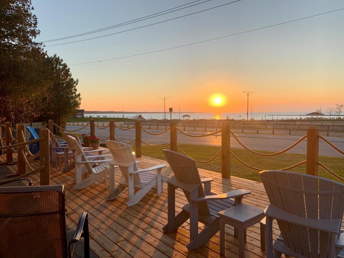 Paradise Inn On The Beach Port Elgin Exterior photo